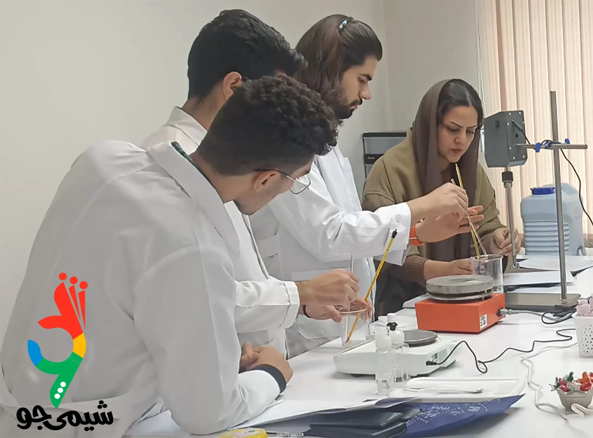 دوره ساخت انواع شامپو فرش حضوری